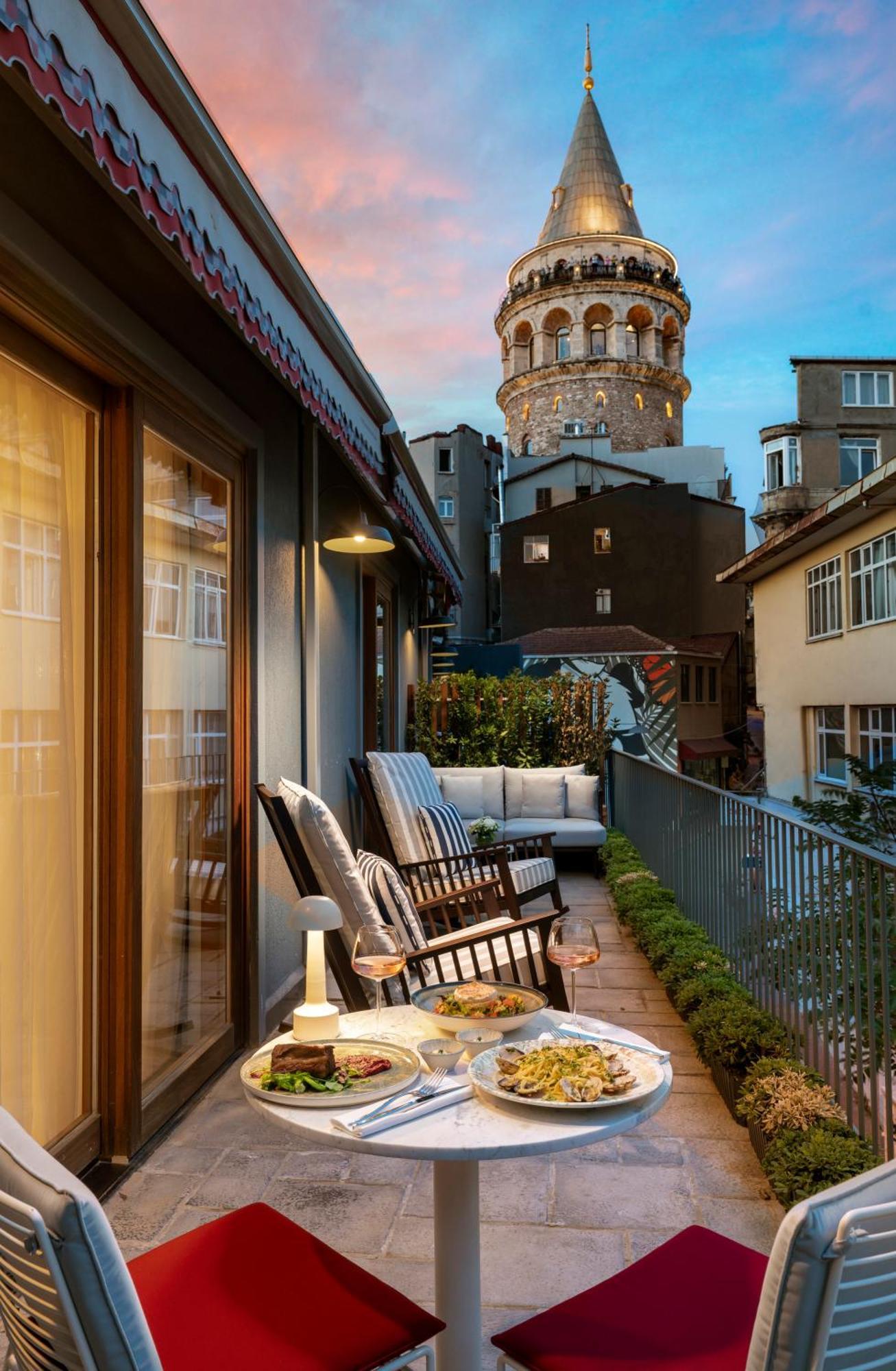 Ecole St. Pierre Hotel Istanbul Exteriör bild